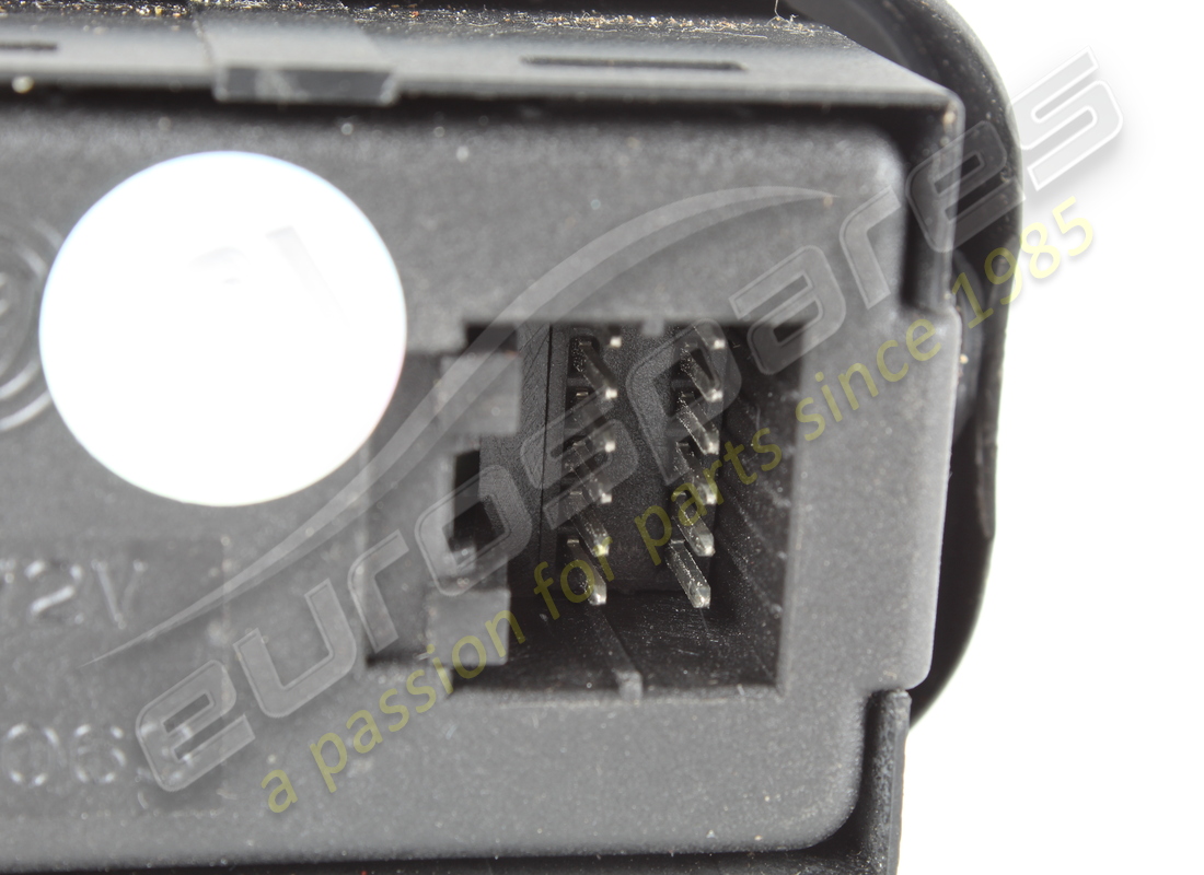 USED MASERATI FOLDAWAY SIDE MIRROR CONTROL. PART NUMBER 373307133 (6) used maserati foldaway side mirror control. part number 373307133 (6)