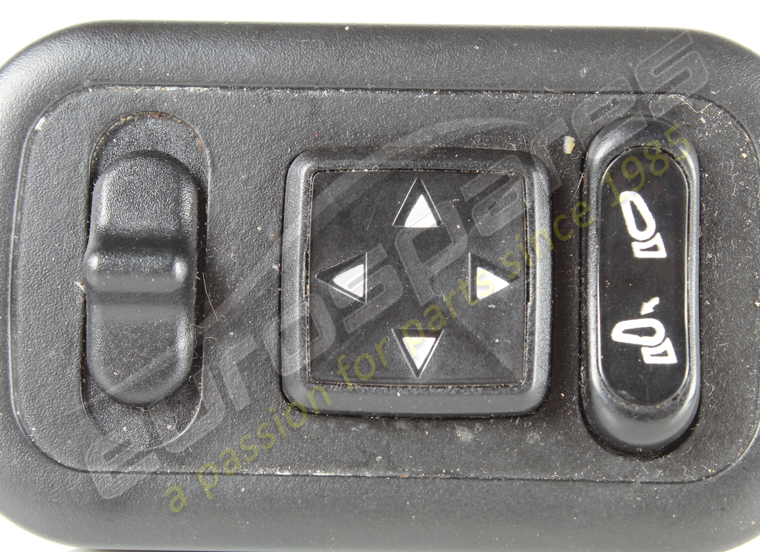 USED MASERATI FOLDAWAY SIDE MIRROR CONTROL. PART NUMBER 373307133 (2) used maserati foldaway side mirror control. part number 373307133 (2)