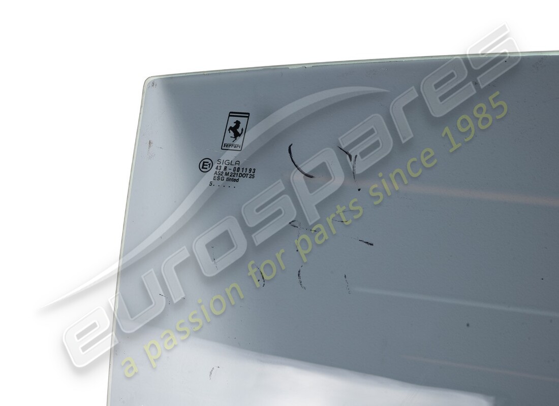 used ferrari rh door glass. part number 68543300 (2)