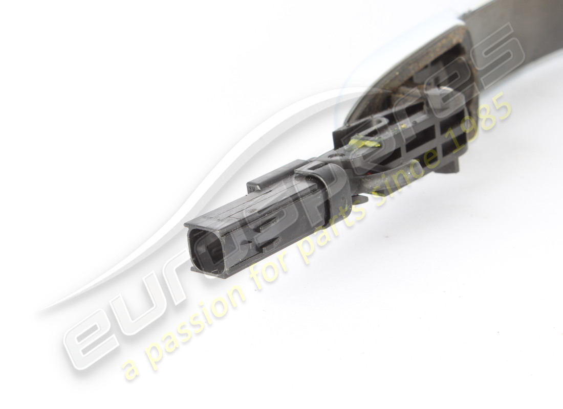 USED MASERATI RH OUTER HANDLE DOOR OPENING. PART NUMBER 670013707 (3) used maserati rh outer handle door opening. part number 670013707 (3)