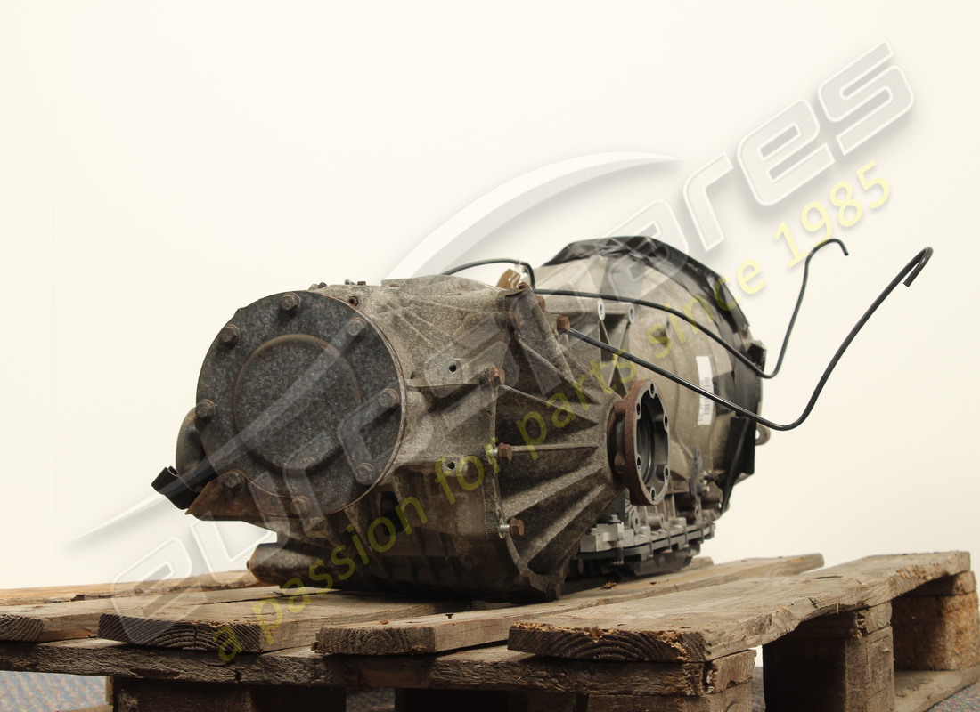 USED ASTON MARTIN AUTO GEARBOX INCL. TORQUE CONVERTER. PART NUMBER 091725 (2) used aston martin auto gearbox incl. torque converter. part number 091725 (2)