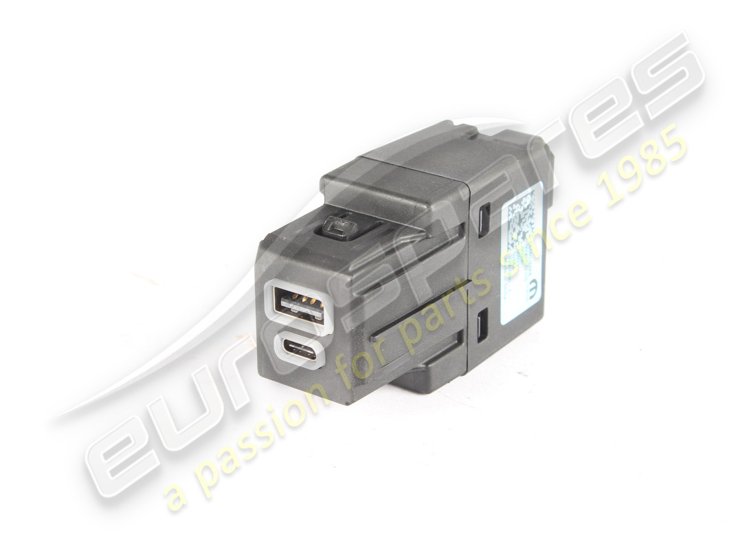 USED MASERATI USB/AUX IN. PART NUMBER 675001774 (1) used maserati usb/aux in. part number 675001774 (1)