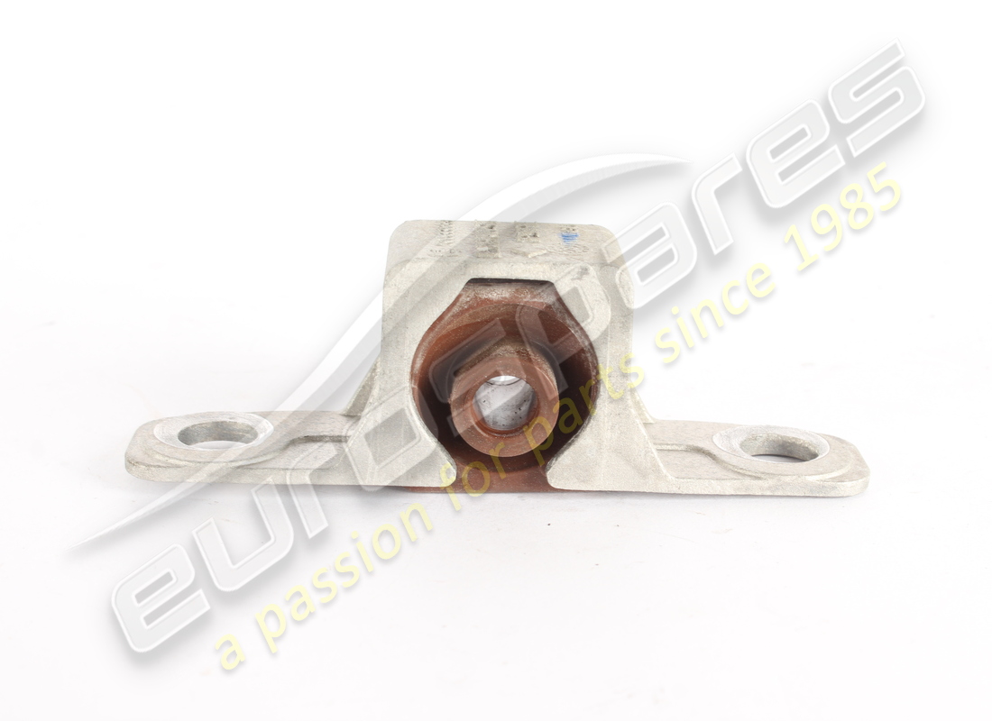 USED MASERATI ISOLATOR AND BRACKET. PART NUMBER 675001246 (1) used maserati isolator and bracket. part number 675001246 (1)