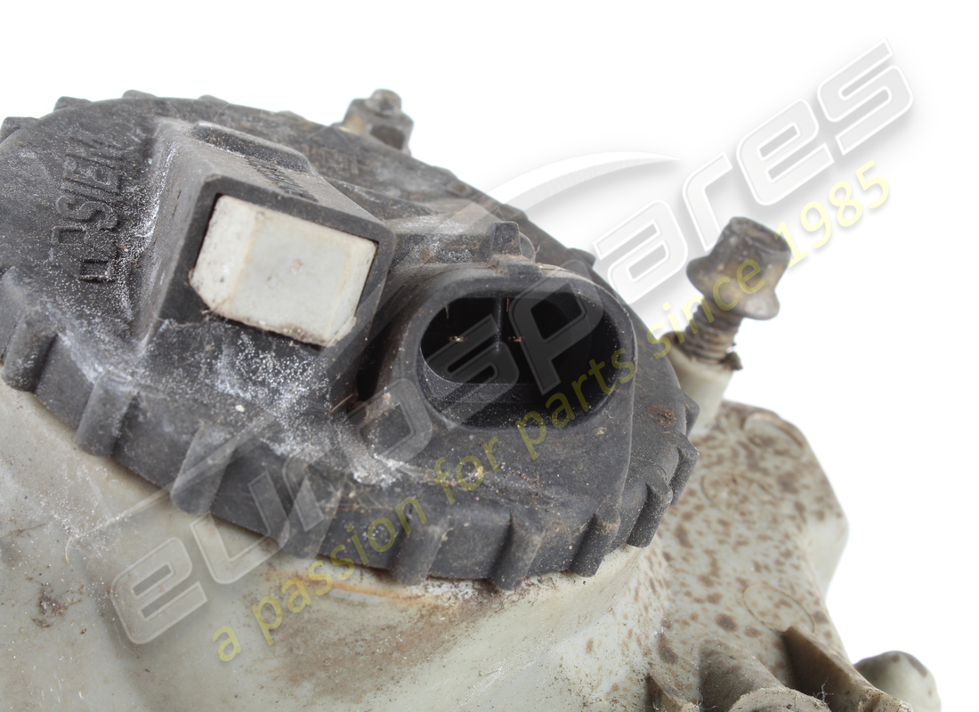 used maserati rh fog light 371009929. part number 373100114 (4)