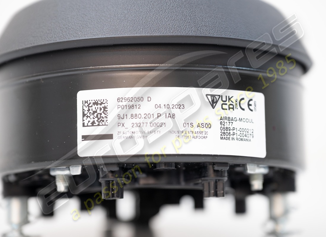 NEW PORSCHE AIRBAG UNIT FOR STEERING WHEEL BLACK/DAR. PART NUMBER 9J1880201PIA8 (5) new porsche airbag unit for steering wheel black/dar. part number 9j1880201pia8 (5)