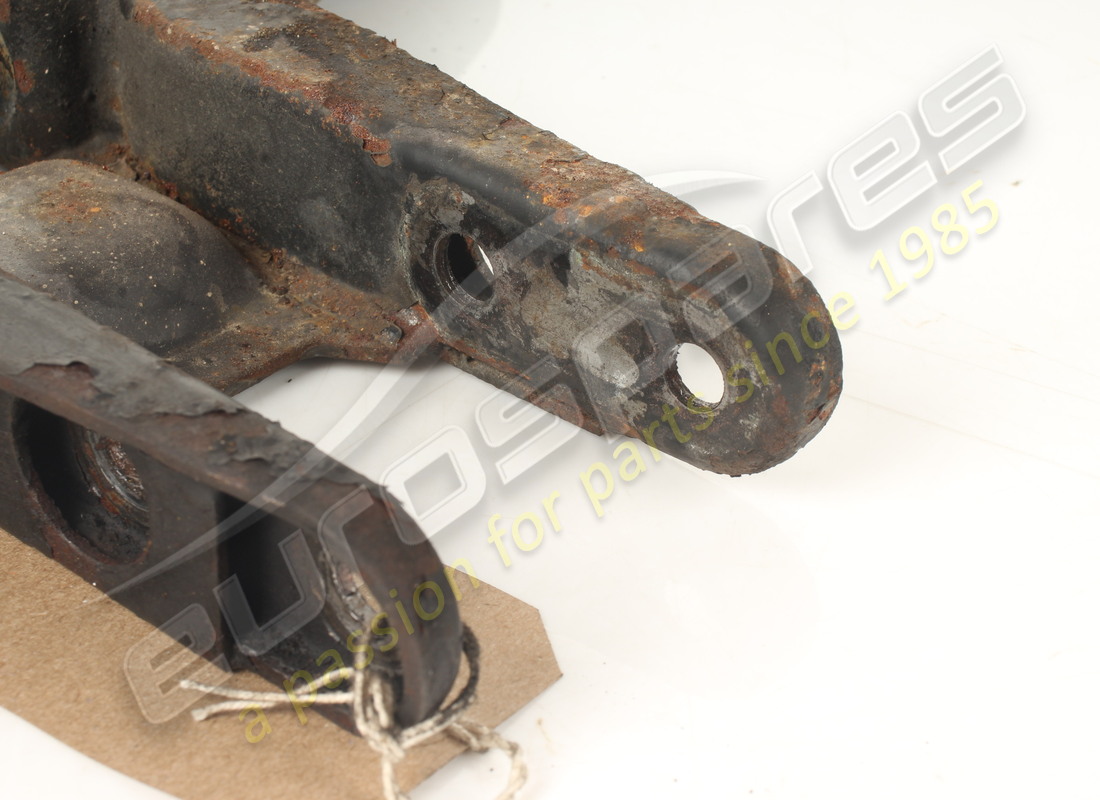 used ferrari rh front suspension lower lever. part number 115706 (2)