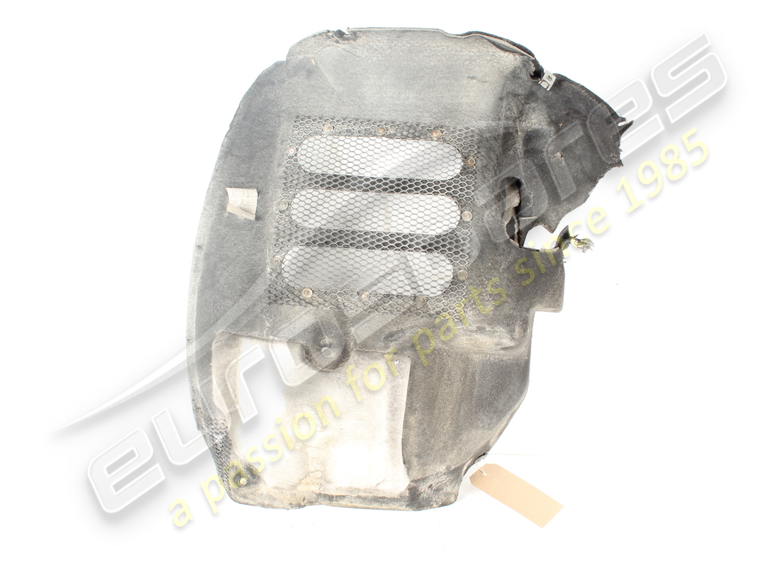 DAMAGED FERRARI SHIELD FOR REAR PART OF REAR. PART NUMBER 84055200 (3) damaged ferrari shield for rear part of rear. part number 84055200 (3)