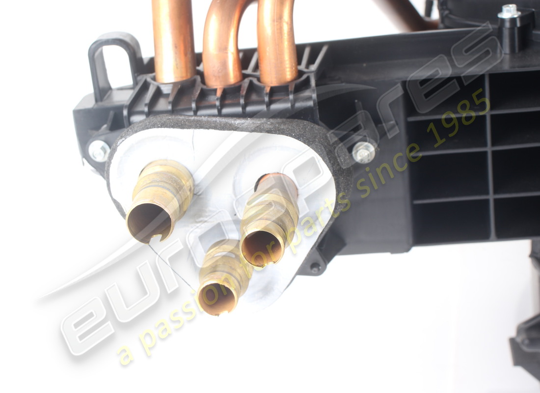 used ferrari complete air conditioning unit. part number 88330900 (2)