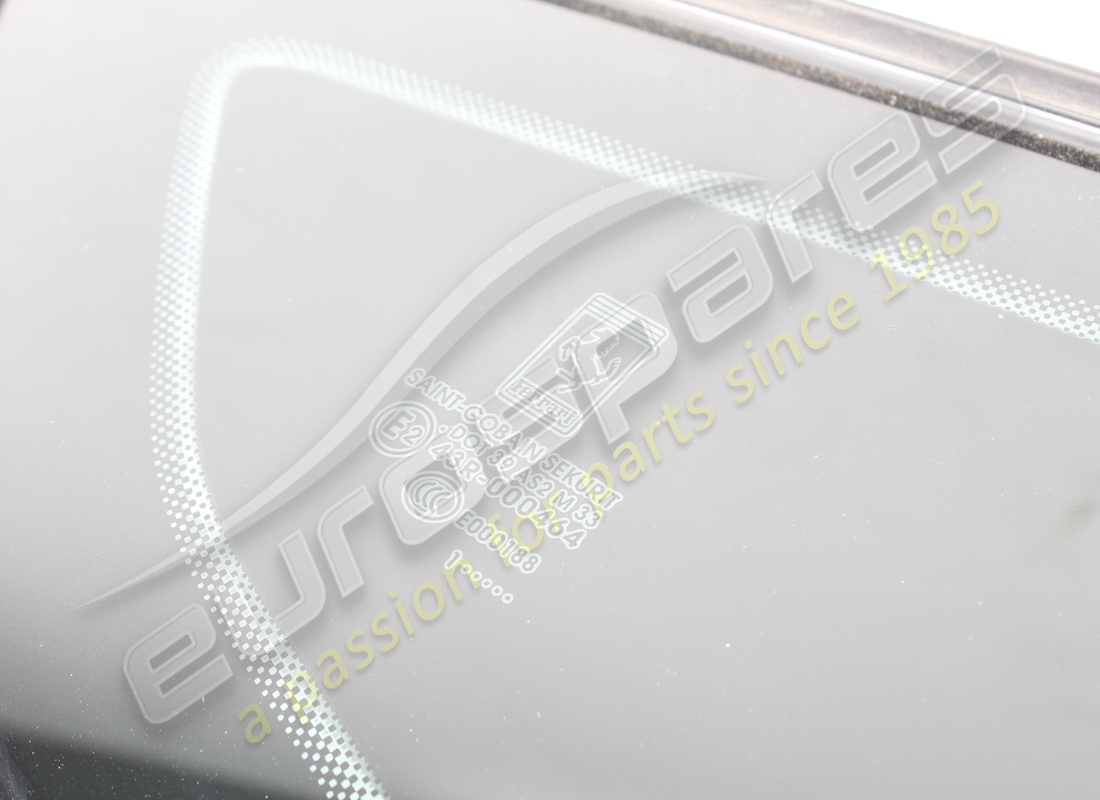 USED FERRARI RH REAR WINDOW. PART NUMBER 81908600 (3) used ferrari rh rear window. part number 81908600 (3)