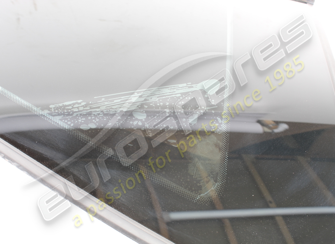 USED FERRARI RH REAR WINDOW. PART NUMBER 81908600 (2) used ferrari rh rear window. part number 81908600 (2)