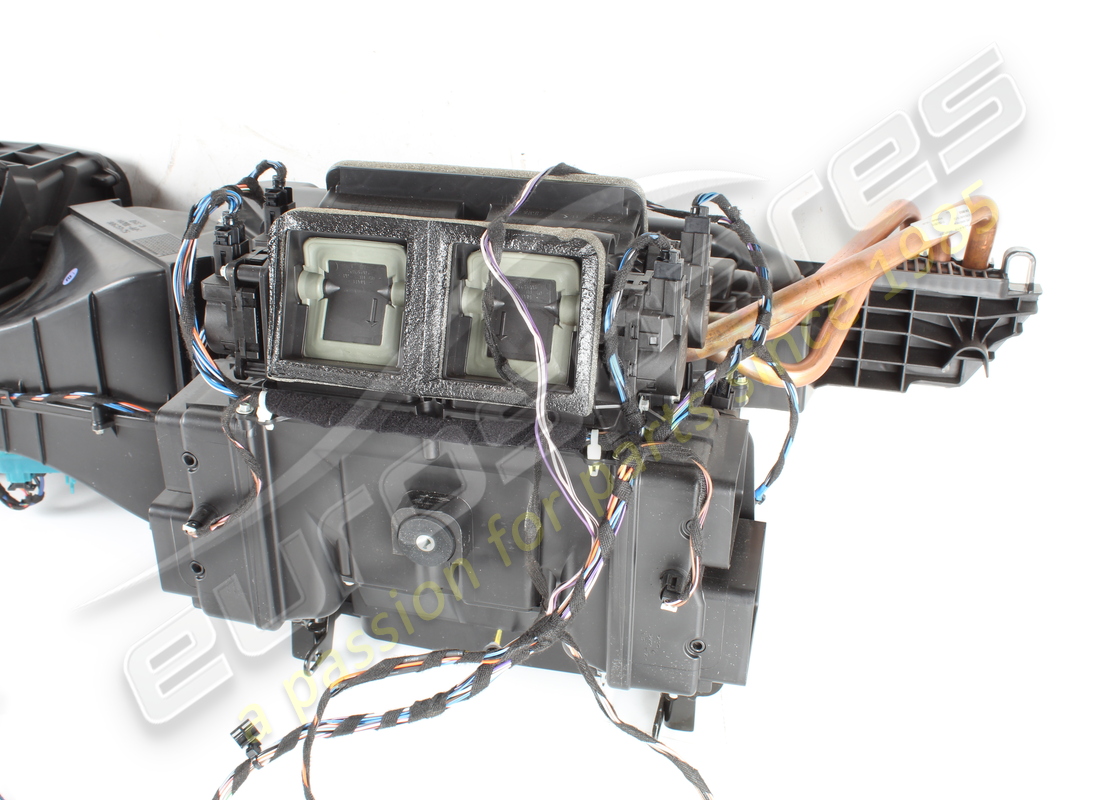 USED FERRARI COMPLETE AIR CONDITIONING UNIT. PART NUMBER 86962100 (3) used ferrari complete air conditioning unit. part number 86962100 (3)