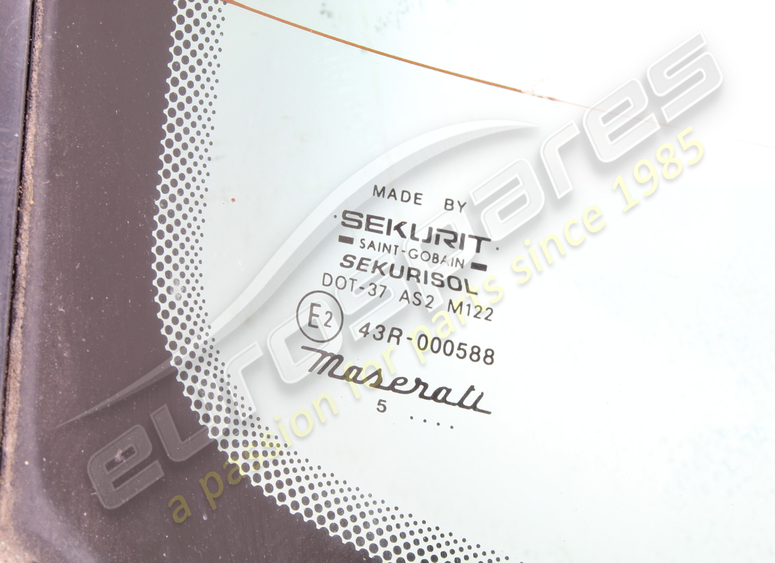 used maserati complete heated rear window. part number 377700077 (2)