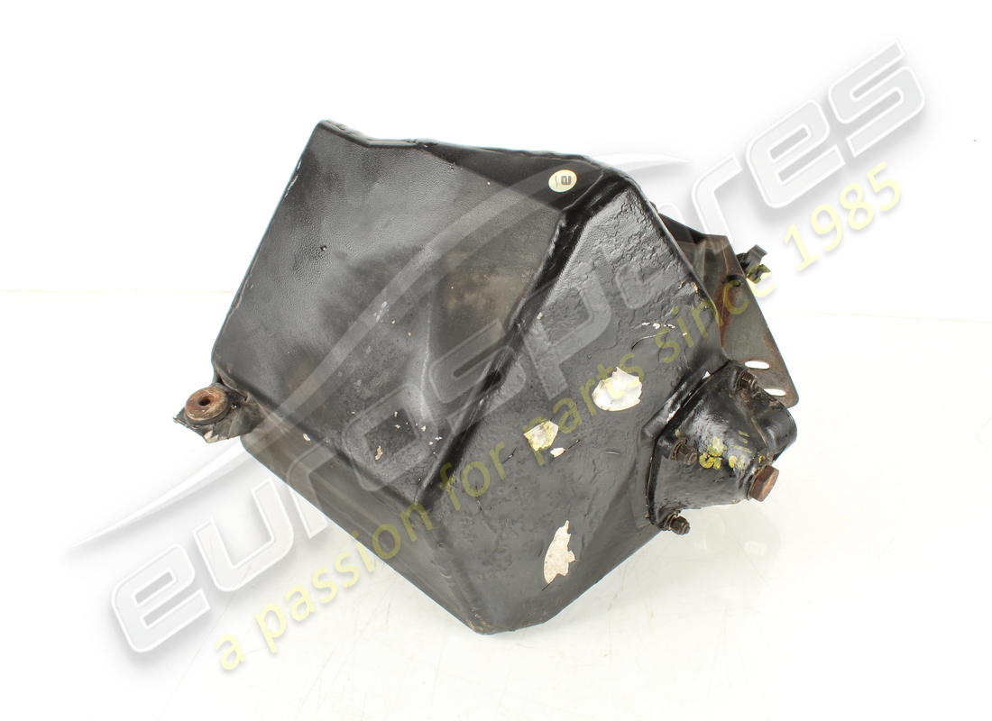 USED MASERATI OIL TANK. PART NUMBER 205033 (4) used maserati oil tank. part number 205033 (4)