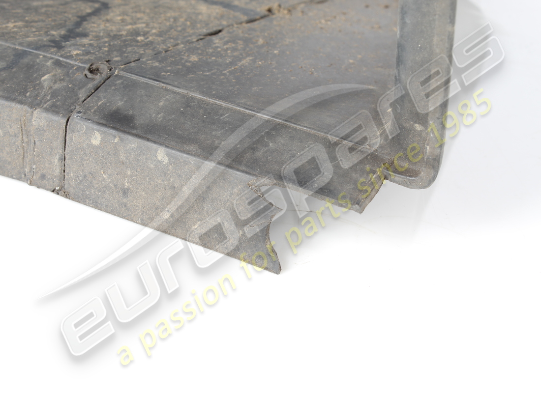 used maserati lh air duct. part number 372000257 (3)