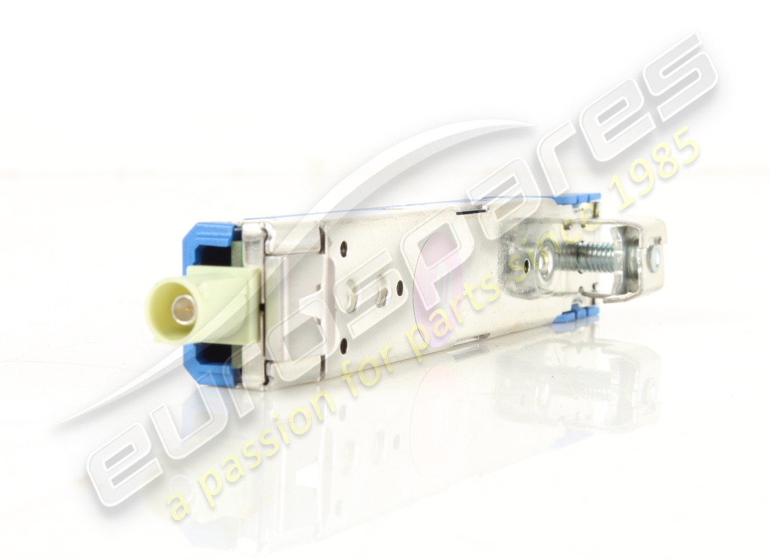 USED LAMBORGHINI ANTENNA AMPLIFIER AM/FM/DAB RDW/NAR. PART NUMBER 4M8035225M (3) used lamborghini antenna amplifier am/fm/dab rdw/nar. part number 4m8035225m (3)