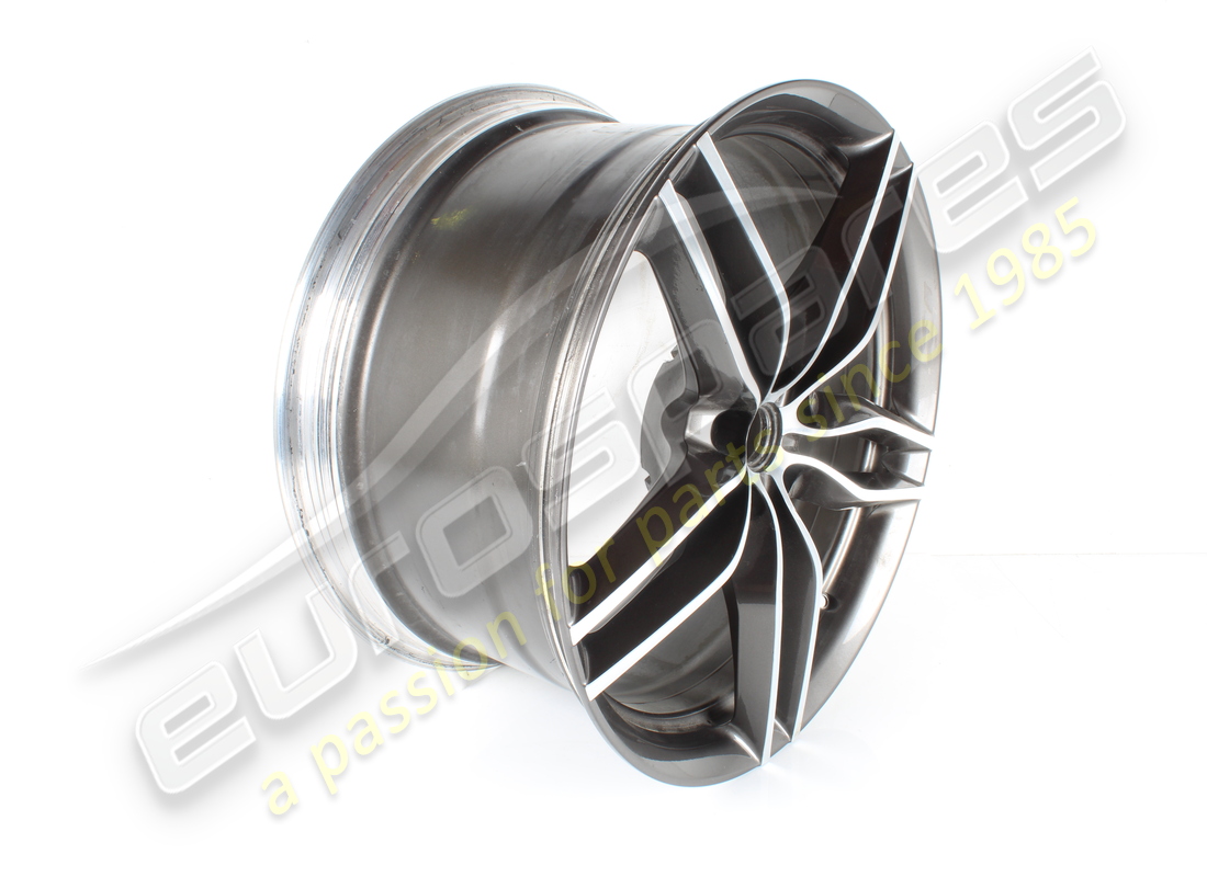 used ferrari rear rim. part number 275586 (2)