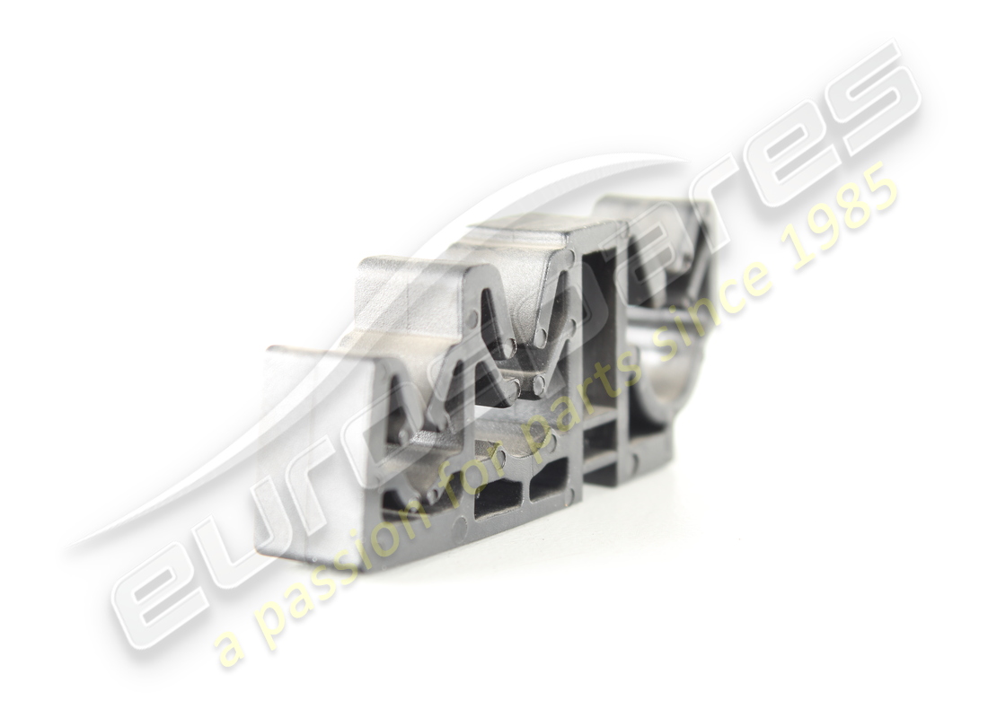 NEW MASERATI CLIP. PART NUMBER 675000055 (2) new maserati clip. part number 675000055 (2)