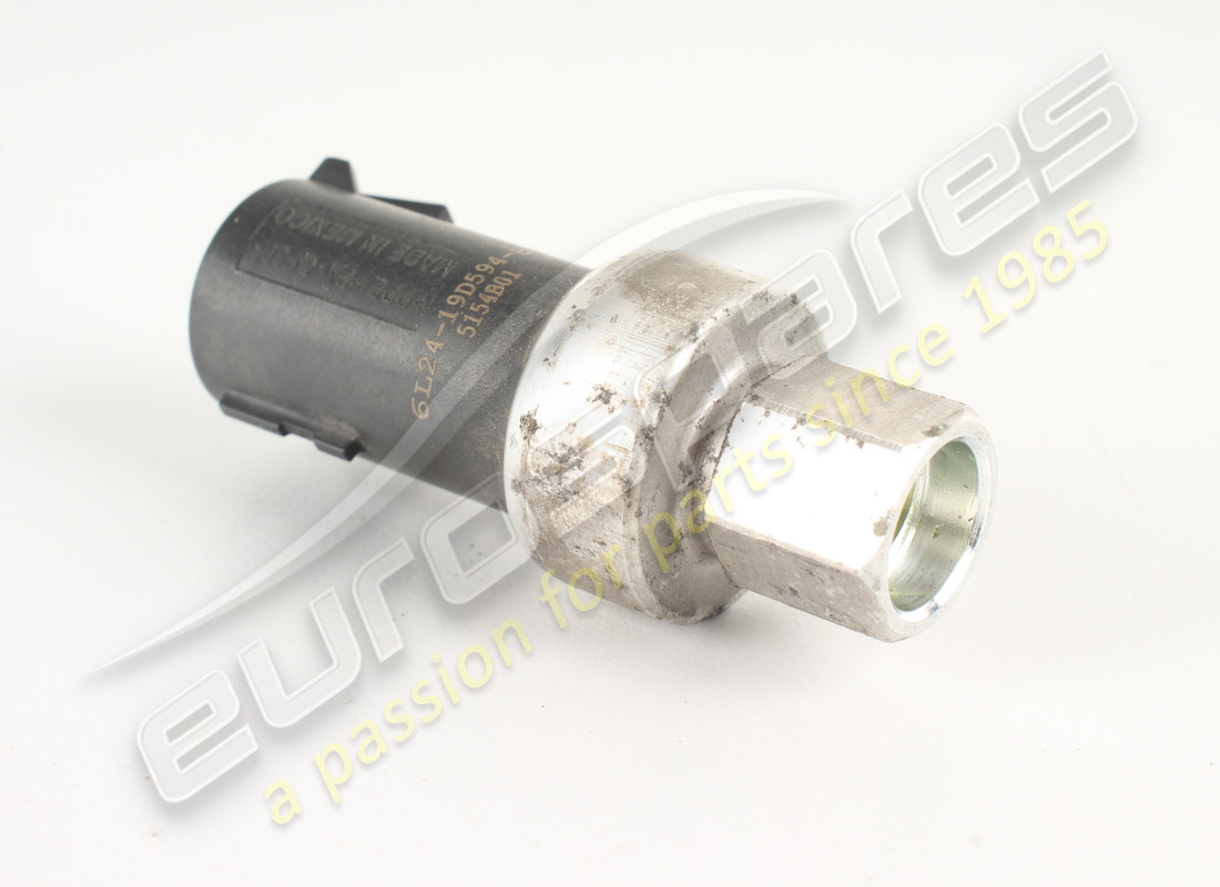 USED ASTON MARTIN SWITCH ASSEMBLY, PRESSURE CUT-OFF. PART NUMBER AG438911295 (2) used aston martin switch assembly, pressure cut-off. part number ag438911295 (2)