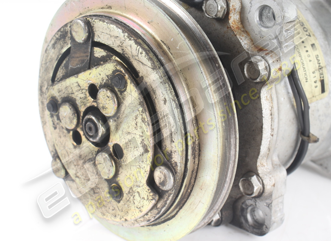 used ferrari air conditioning compressor. part number 121966 (6)