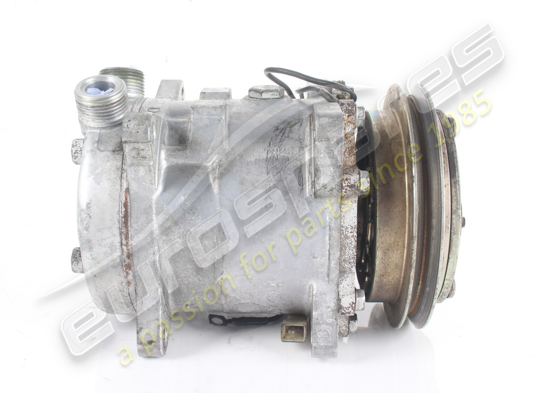 used ferrari air conditioning compressor. part number 121966 (3)