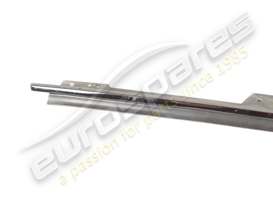 used ferrari lh door moulding. part number 61861800 (4)