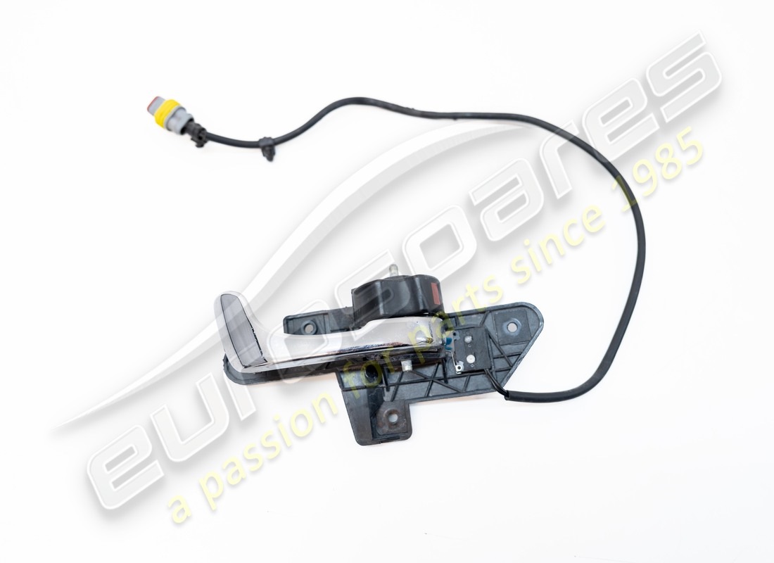 USED Maserati RH DOOR INTERNAL HANDLE . PART NUMBER 67236800 (1)