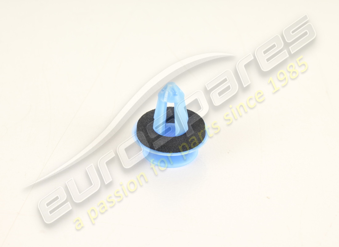 NEW PORSCHE RETAINING CLIP. PART NUMBER 99950799940 (1) new porsche retaining clip. part number 99950799940 (1)