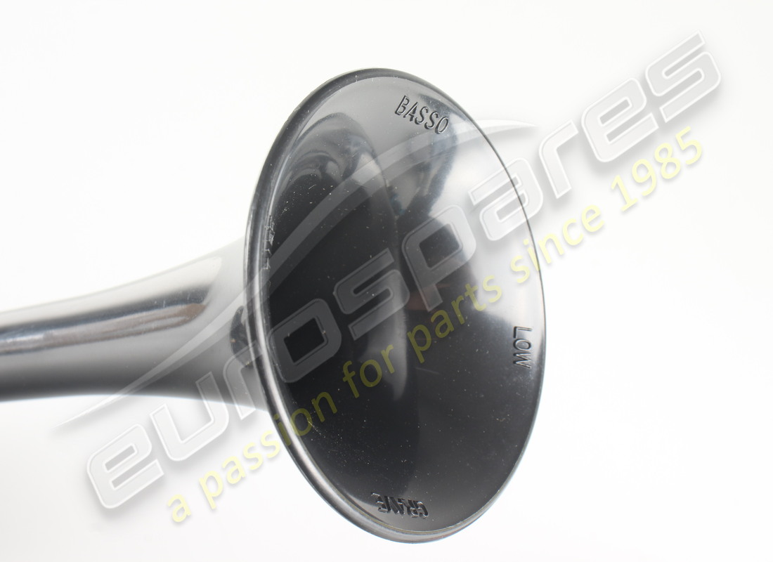 new porsche fanfare horn - long - low-pitched. part number 91163510221 (3)