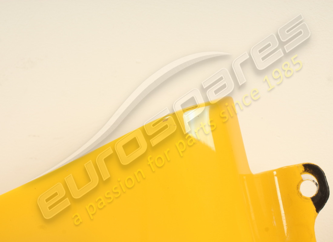 NEW (OTHER) FERRARI COMPLETE REAR SPOILER. PART NUMBER 949122 (4) new (other) ferrari complete rear spoiler. part number 949122 (4)