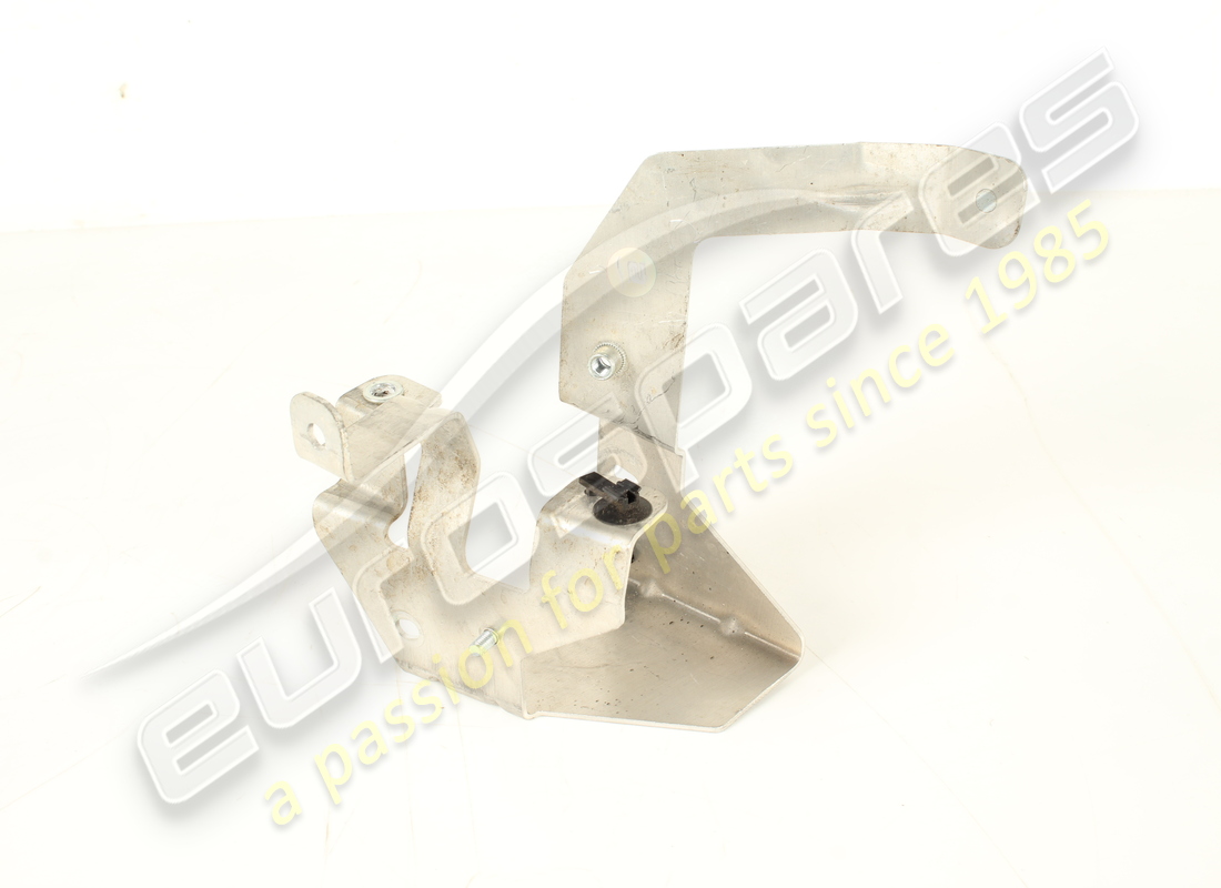 used ferrari rh rear suspension connector bracket. part number 947581 (2)