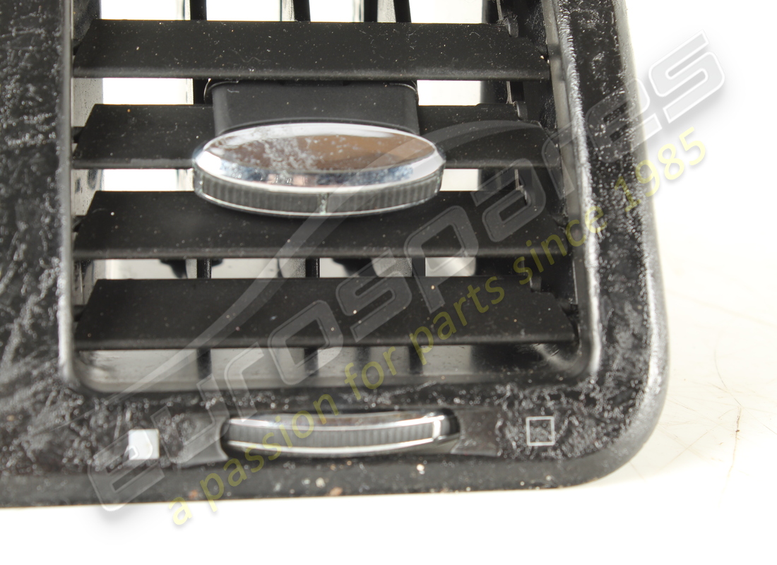used maserati rear air vent opening. part number 67211900 (4)