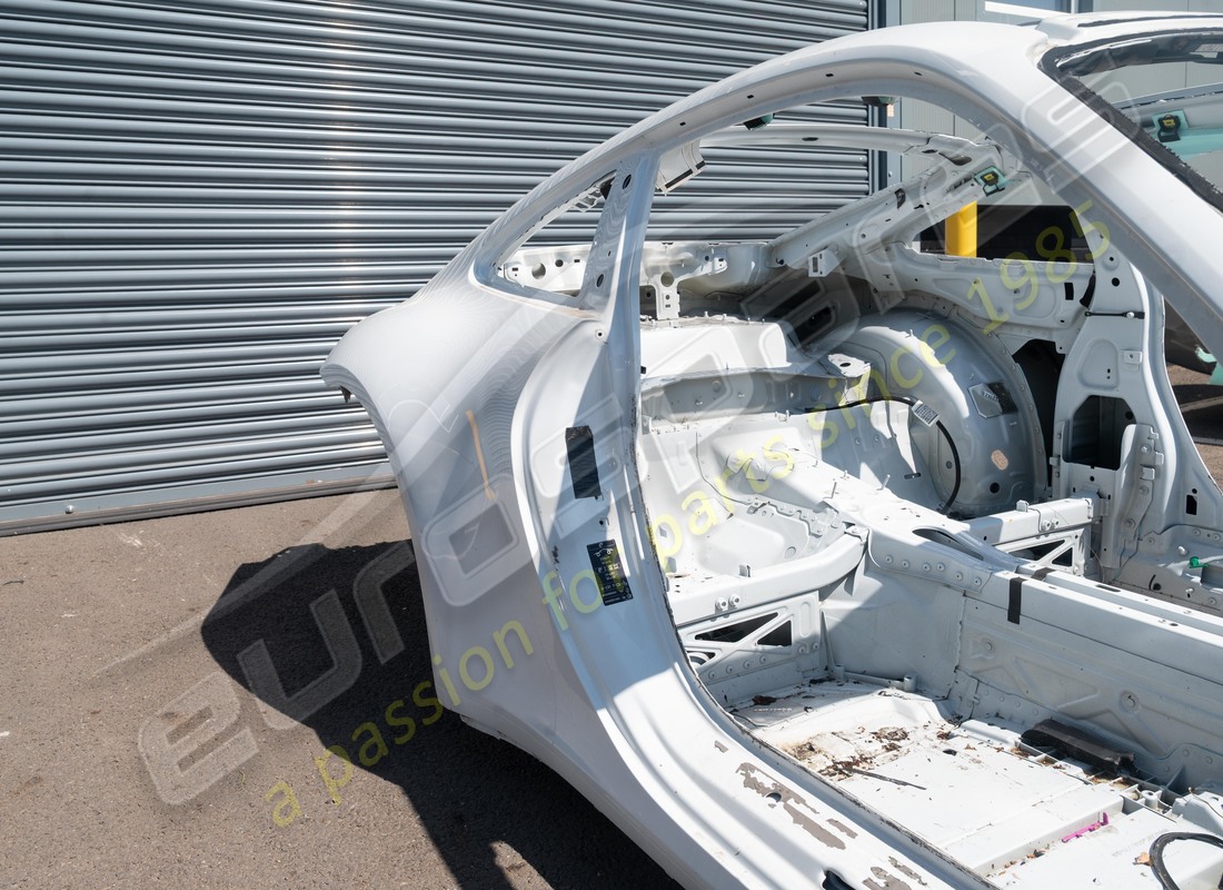 used porsche 992 gt3 rear chassis & quarter panels. part number eap1510496 (5)