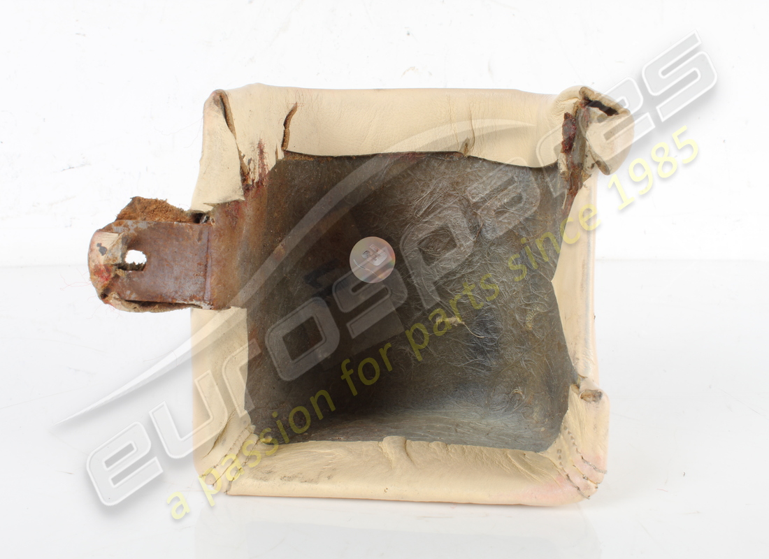 USED FERRARI LH COVER GTS. PART NUMBER 61917300 (4) used ferrari lh cover gts. part number 61917300 (4)