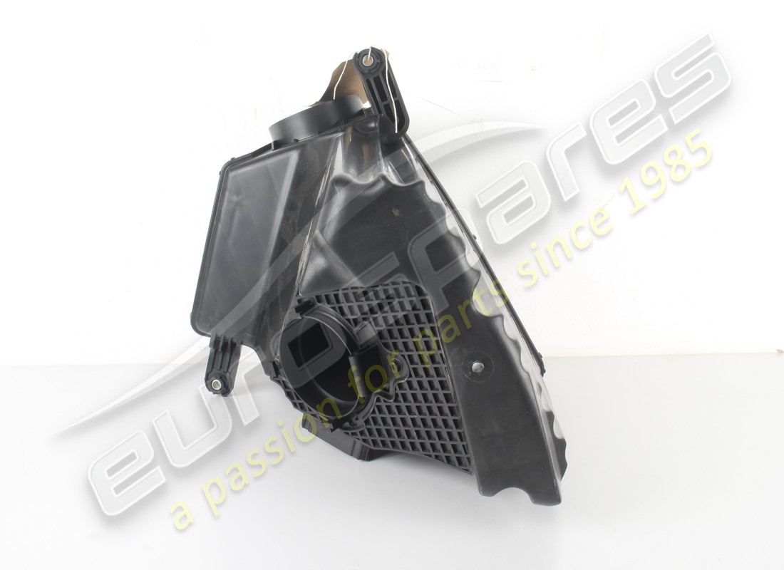 NEW ASTON MARTIN AIRBOX ASSY-RHS. PART NUMBER 4G439600BD (3) new aston martin airbox assy-rhs. part number 4g439600bd (3)