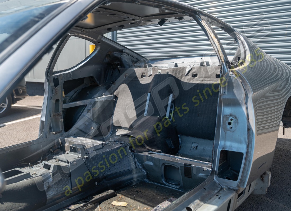 USED FERRARI COMPLETE BODYSHELL. PART NUMBER 65887700 (6) used ferrari complete bodyshell. part number 65887700 (6)