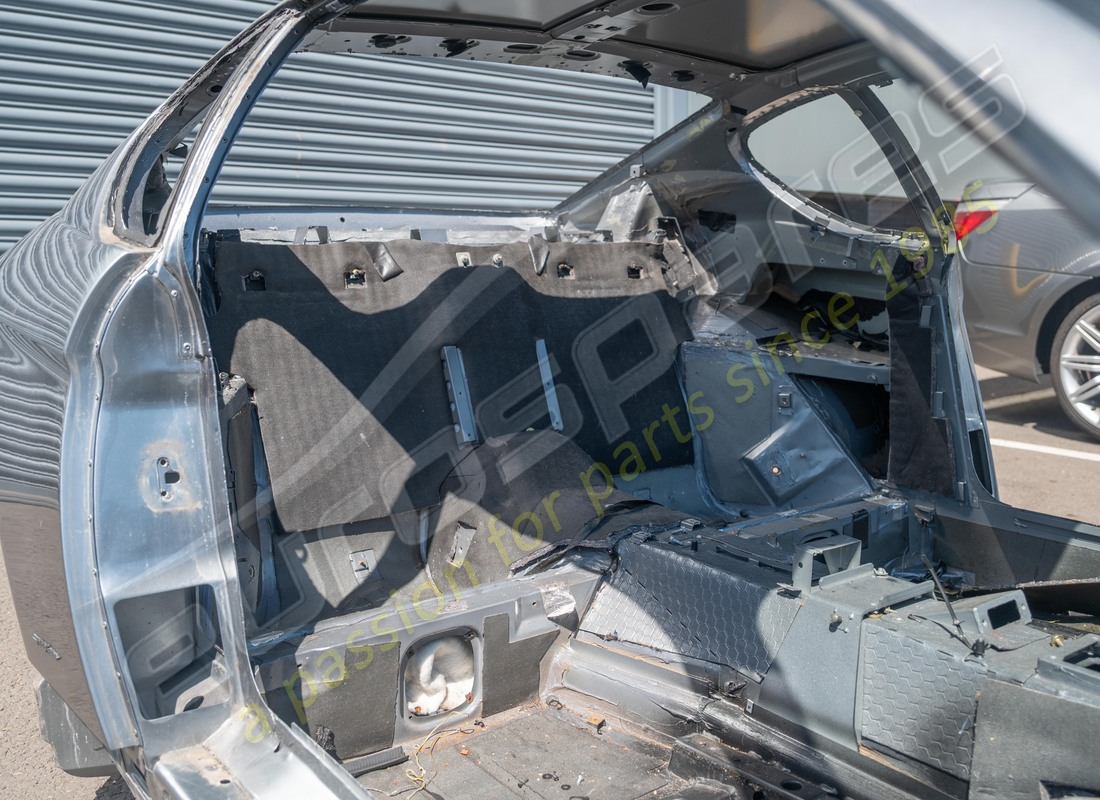 USED FERRARI COMPLETE BODYSHELL. PART NUMBER 65887700 (5) used ferrari complete bodyshell. part number 65887700 (5)