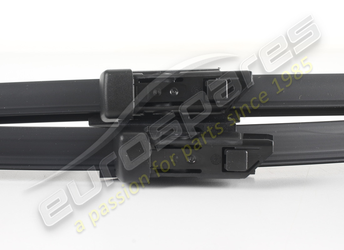 NEW MASERATI WIPER BLADES KIT. PART NUMBER 673012891 (2) new maserati wiper blades kit. part number 673012891 (2)