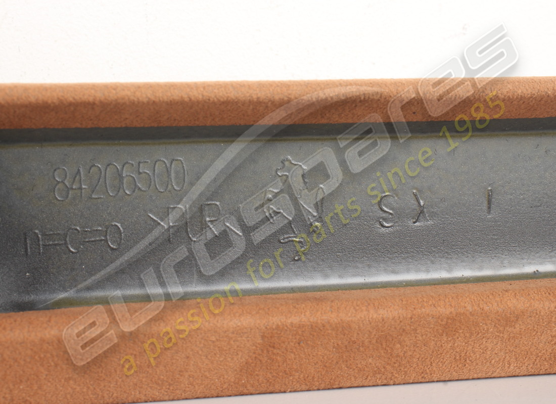 new ferrari lh lateral tailgate trim. part number 85505329 (7)