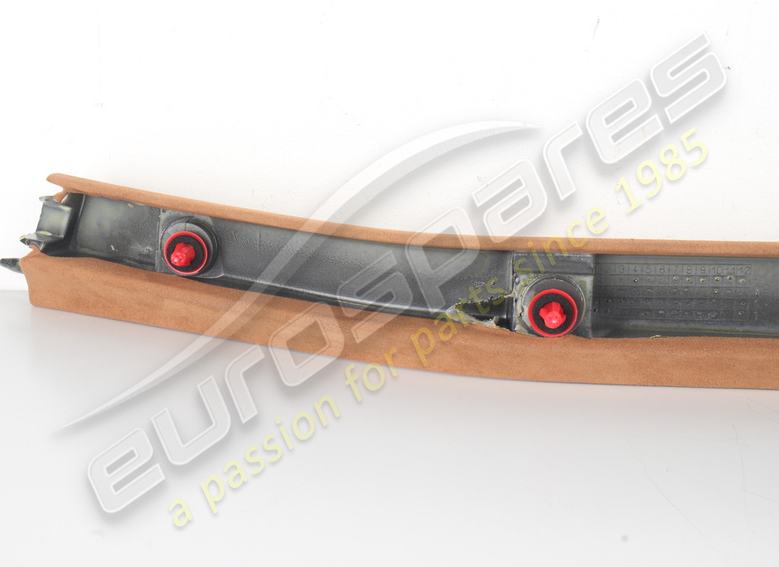 new ferrari lh lateral tailgate trim. part number 85505329 (5)