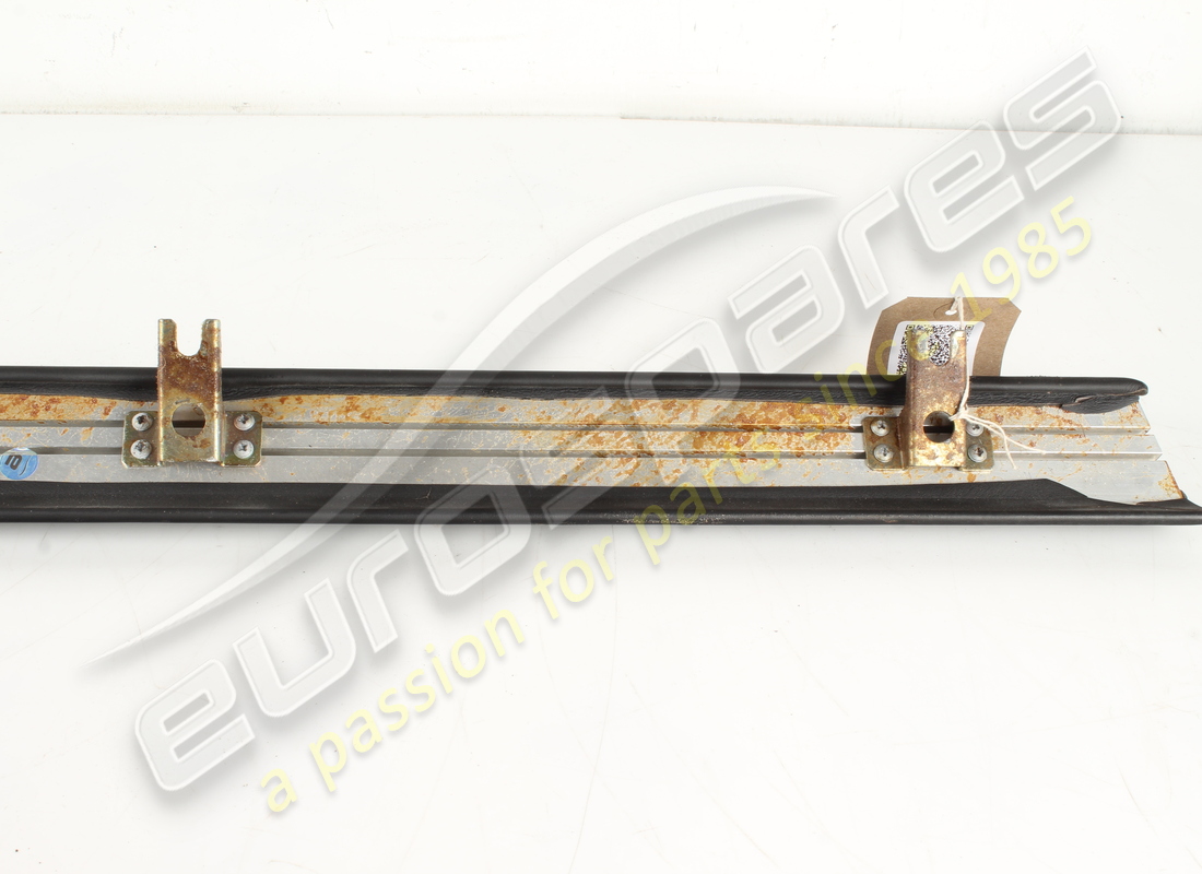 USED FERRARI TRIM IN BLACK VM8500. PART NUMBER 65122400 (4) used ferrari trim in black vm8500. part number 65122400 (4)