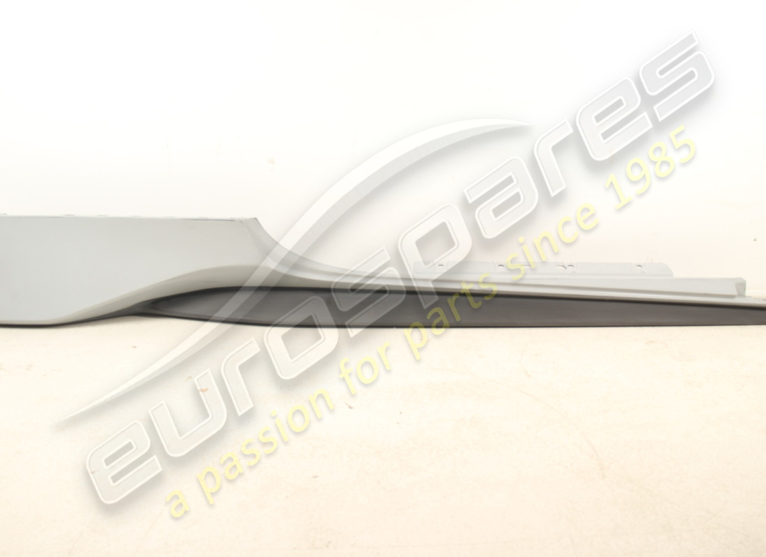 NEW (OTHER) Ferrari COMPLETE RH UNDERDOOR TRIM . PART NUMBER 766048 (1)