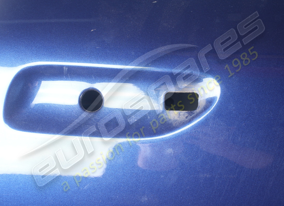 USED FERRARI RH LATERAL DOOR. PART NUMBER 88008011 (3) used ferrari rh lateral door. part number 88008011 (3)