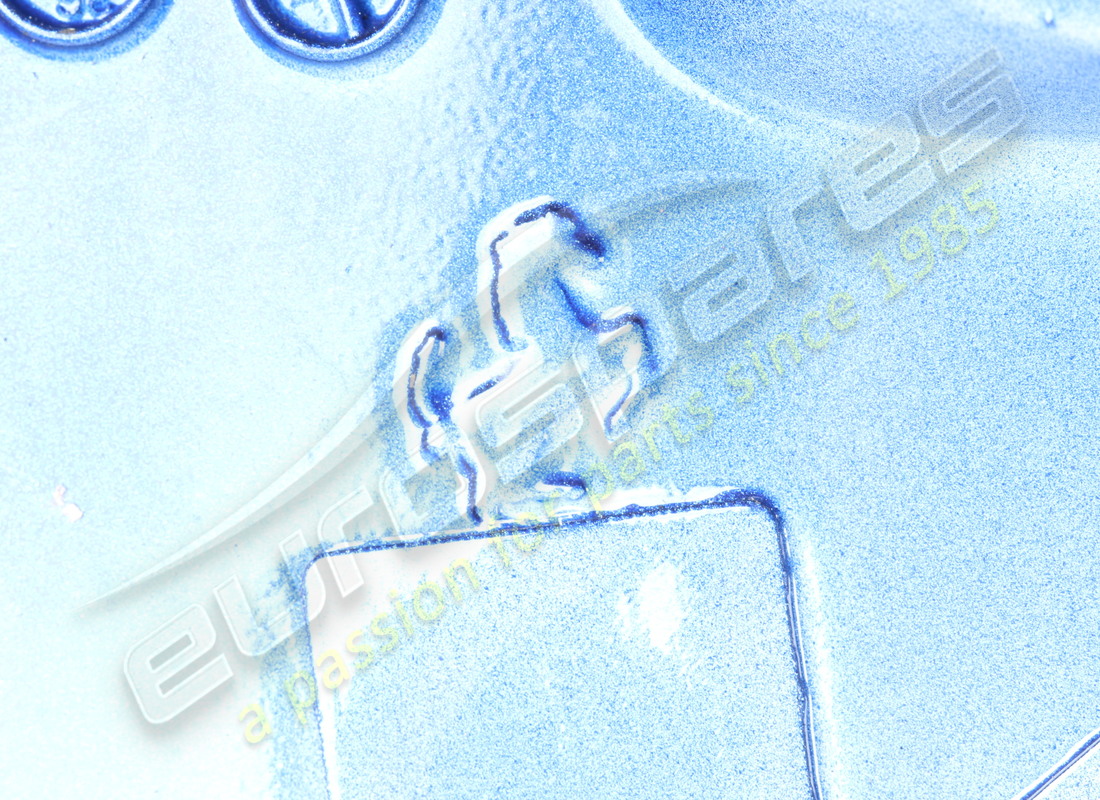 USED FERRARI RH LATERAL DOOR. PART NUMBER 88008011 (6) used ferrari rh lateral door. part number 88008011 (6)