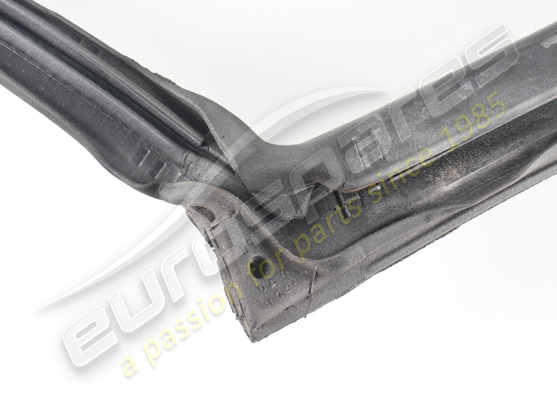 USED ASTON MARTIN WEATHERSTRIP ASSEMBLY, DOOR, LH PART NUMBER 6G33C20709AH (4) used aston martin weatherstrip assembly, door, lh part number 6g33c20709ah (4)