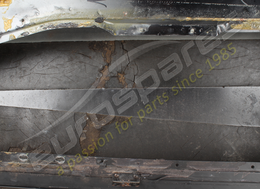 USED FERRARI RH DOOR. PART NUMBER 64710100 (7) used ferrari rh door. part number 64710100 (7)