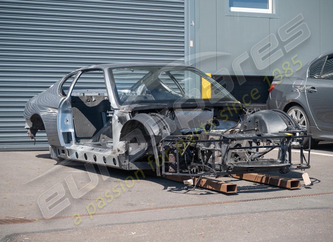 USED FERRARI COMPLETE BODYSHELL. PART NUMBER 65887700 (2) used ferrari complete bodyshell. part number 65887700 (2)
