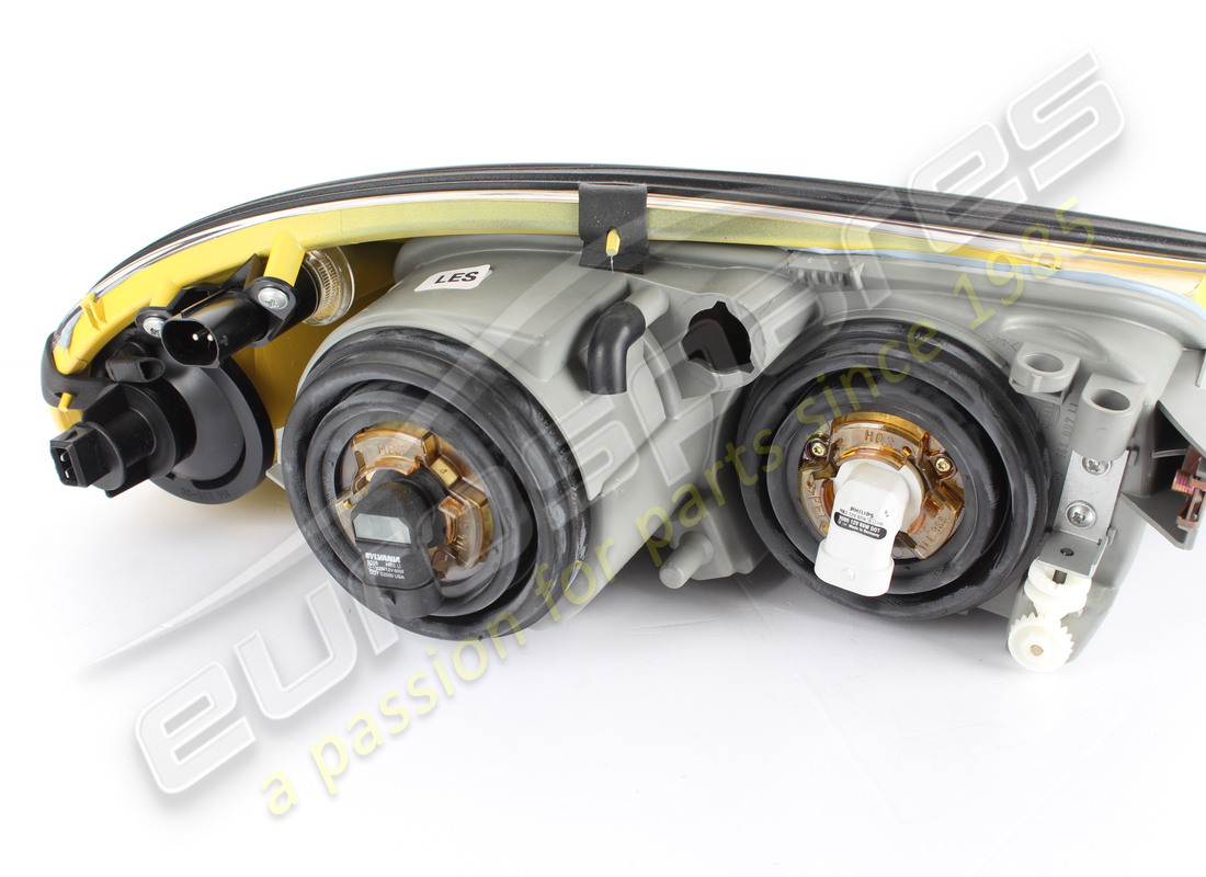 NEW (OTHER) FERRARI LH FRONT YELLOW HEADL.MOD.4. PART NUMBER 72001470 (3) new (other) ferrari lh front yellow headl.mod.4. part number 72001470 (3)