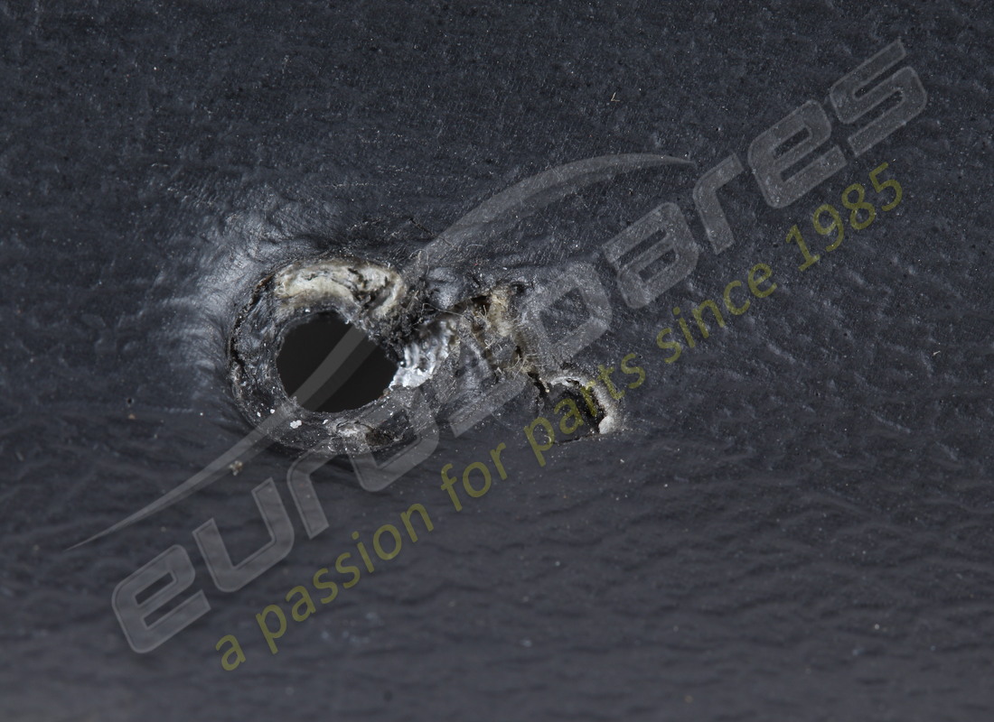 USED FERRARI RH MOULDING GTS. PART NUMBER 60356706 (5) used ferrari rh moulding gts. part number 60356706 (5)