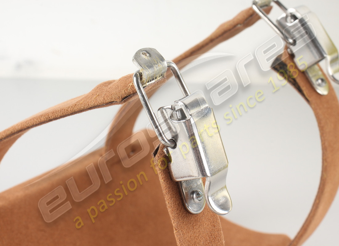 new ferrari bracket. part number 86686429 (5)