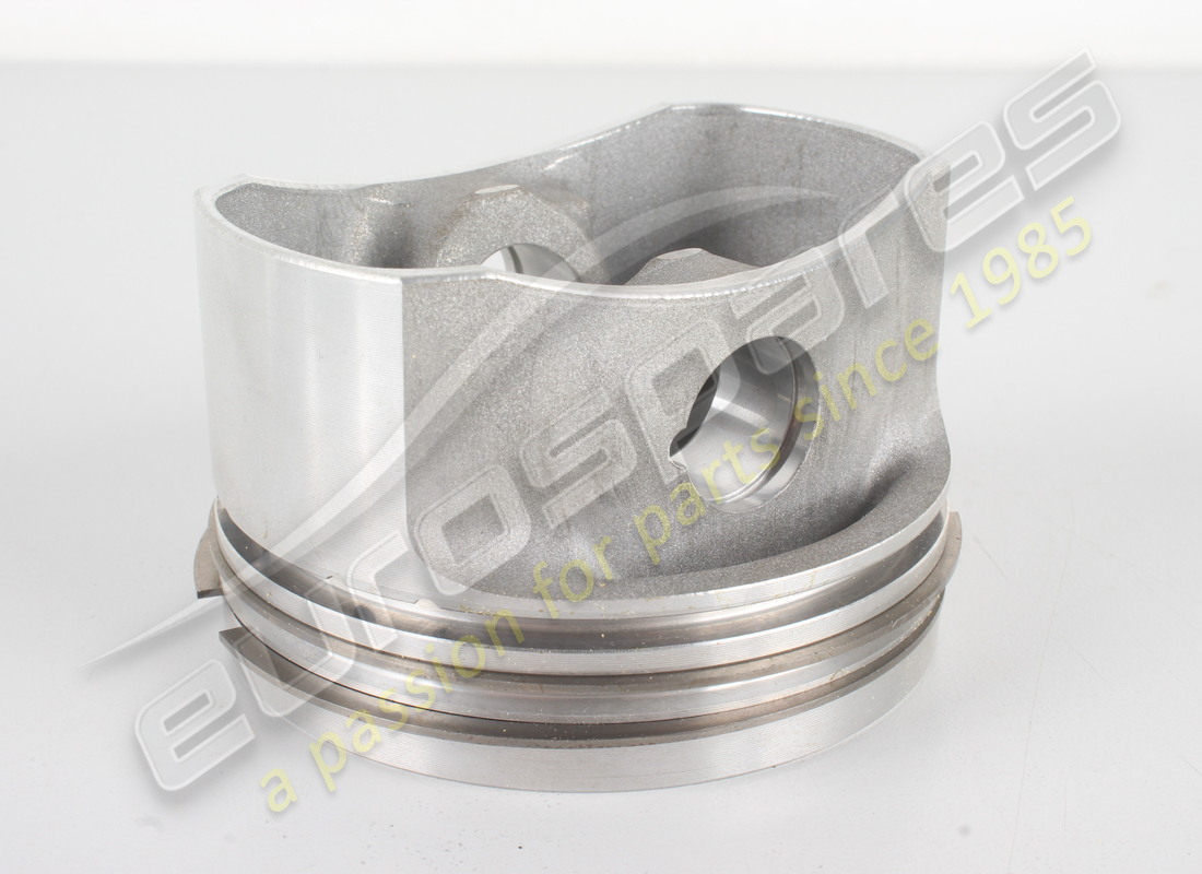 NEW FERRARI PISTON ASSEMBLY (GREEN CODE). PART NUMBER 126580 (1) new ferrari piston assembly (green code). part number 126580 (1)
